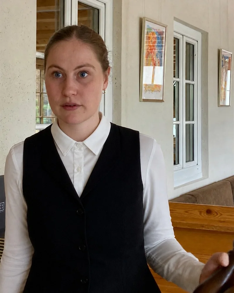Friederike Jäger im Service